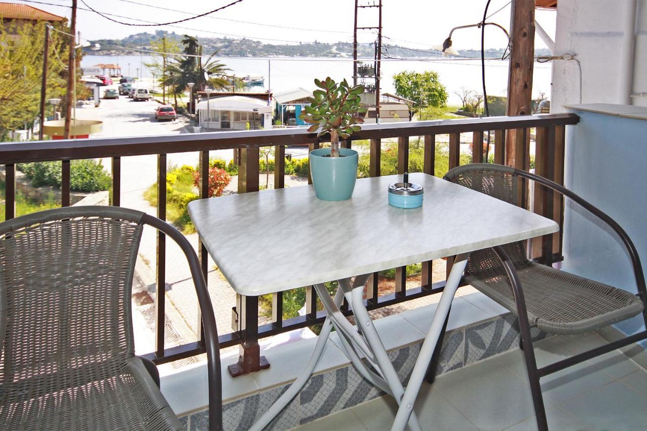 Acrothea Apartment *
