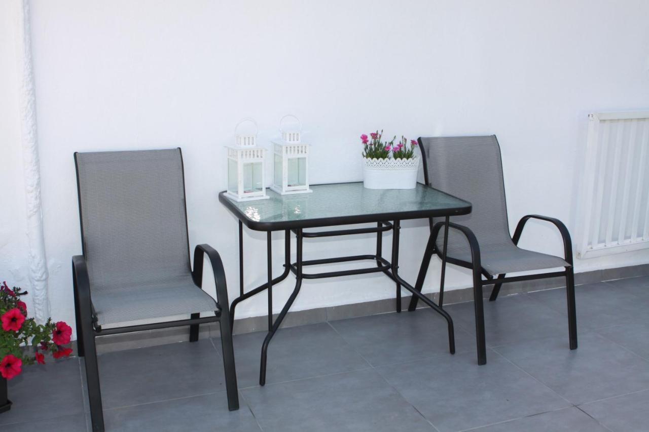 Acrothea Apartment *